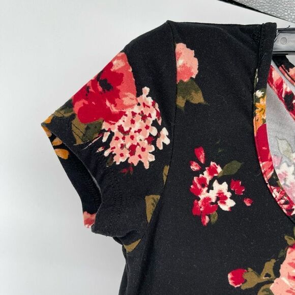 Forever 21 Criss-Cross Black Floral Print Short Sleeve Pullover Mini Dress Small - Picture 5 of 10